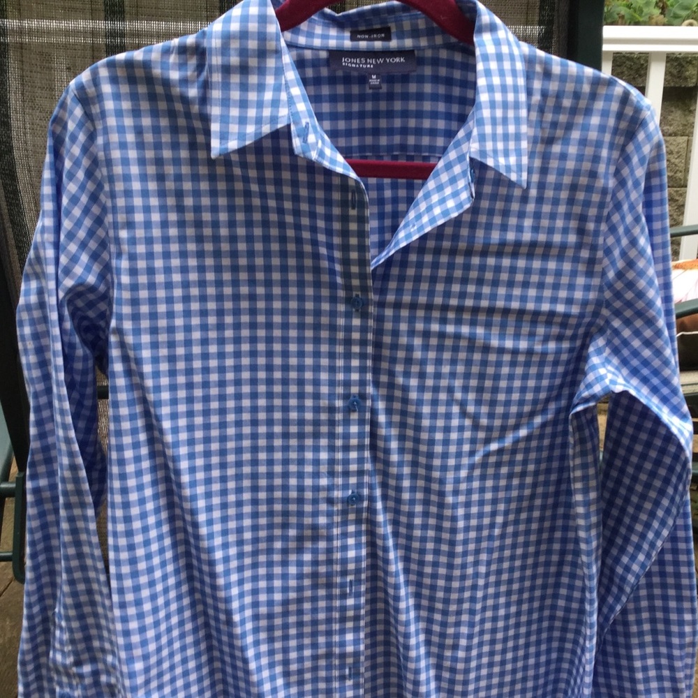 Jones New York Signature woman’s long sleeve shirt